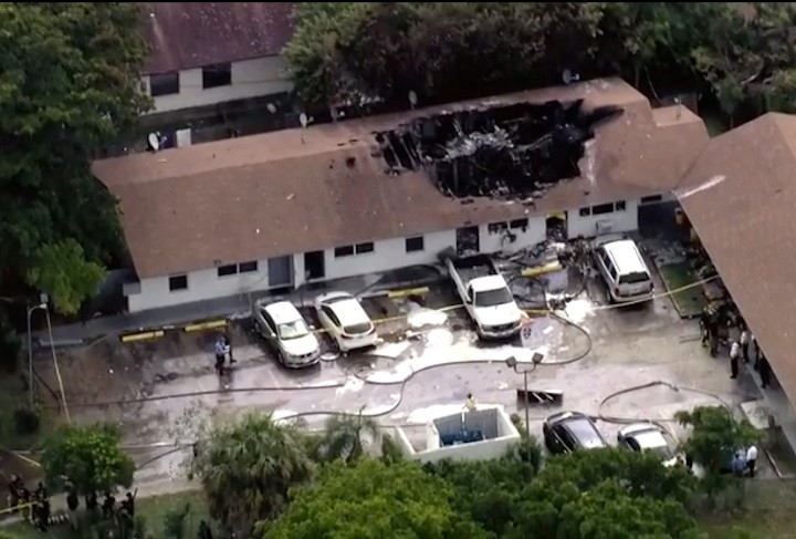 Spasilački helikopter pao na zgradu na Floridi, dvoje ljudi poginulo, četvero povrijeđeno