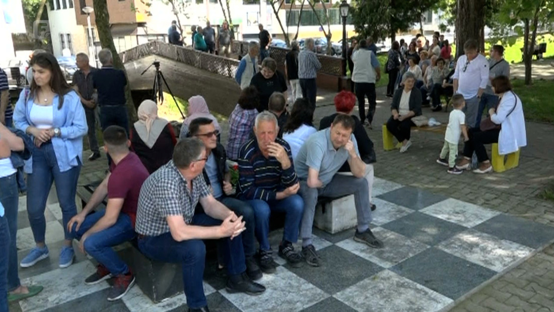 Građani protestuju zbog ukidanja finansiranja porodične medicine u privatnoj poliklinici