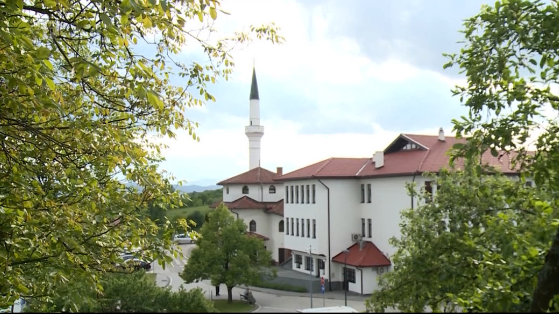 Predstavljena monografija 'Dragulj na brijegu': 30 godina medrese u Velikom Čajnu