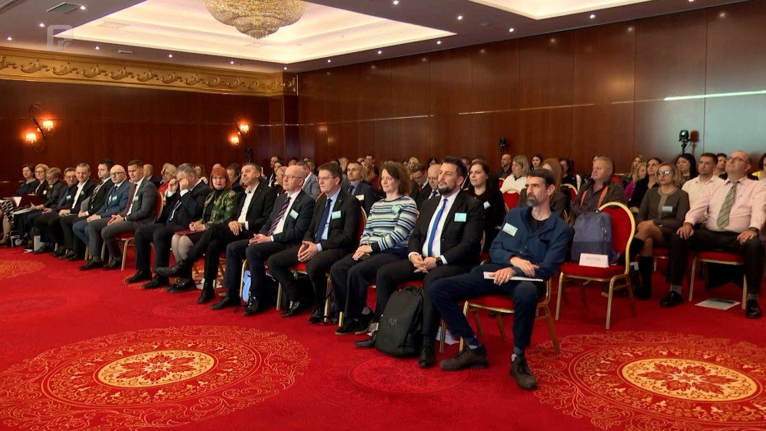 Dunavska rektorska konferencija u Tuzli: Uloga AI u oblikovanju visokog obrazovanja