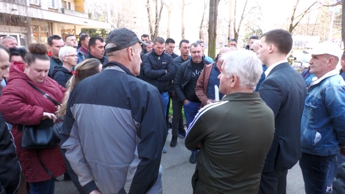 Radnici Koksare traže rješenje: Pet mjeseci bez pomoći