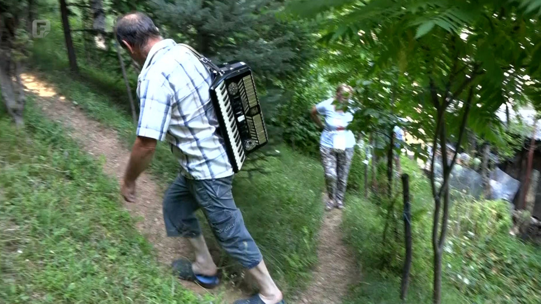 Pet godina vlastitim rukama gradio kaskade i pripremao parcelu za voće