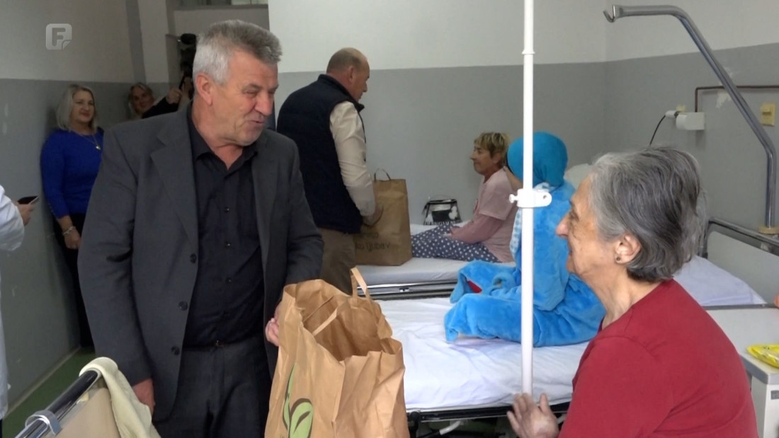 Uz Dan penzionera – posjeta i pokloni penzionerima u bolnicama u Zenici i Tešnju