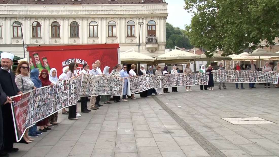 Majke Srebrenice: Puštanje ratnih zločinaca na slobodu dodatno vrijeđa žrtve i njihove porodice