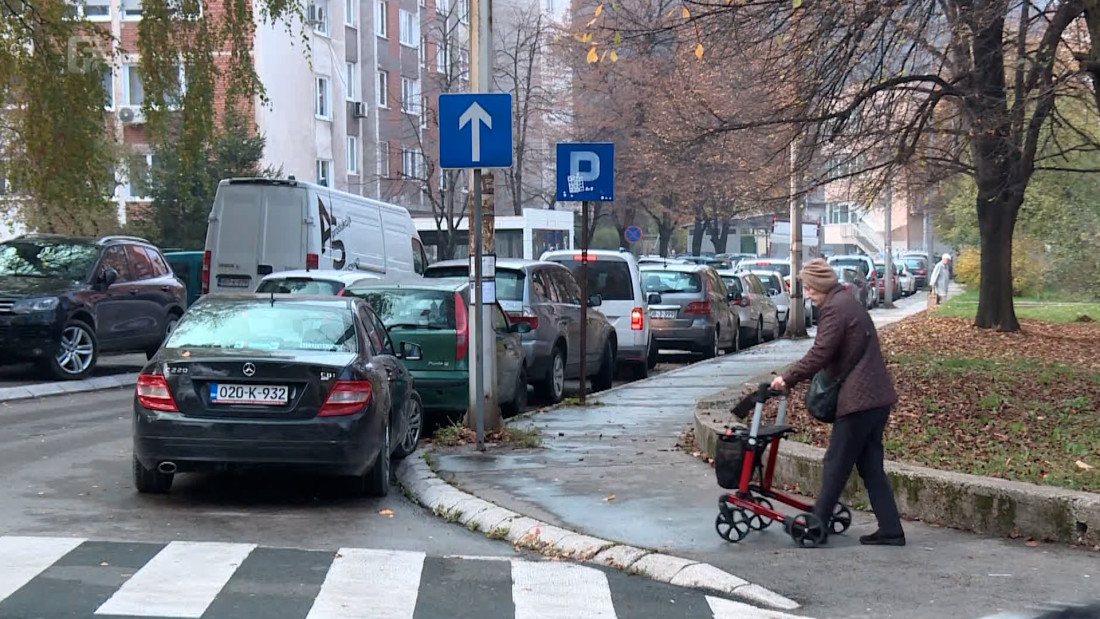 Zeničke ulice zakrčene vozilima: Struka traži održivo rješenje