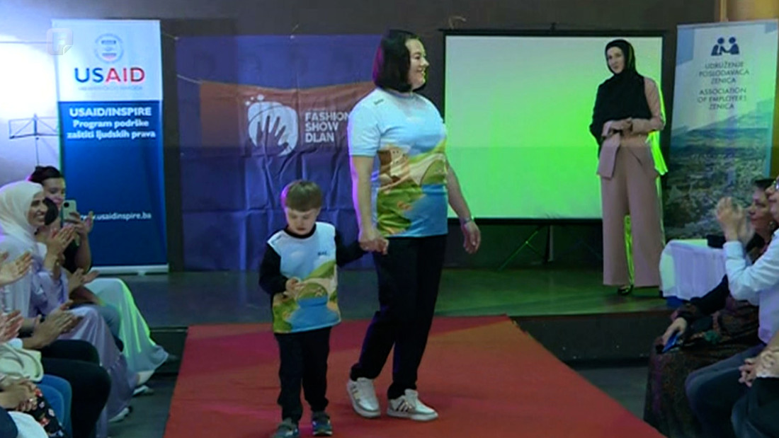 Crveni tepih, modna pista i osmijeh kao najznačajnija kreacija na Inkluzivnoj modnoj reviji