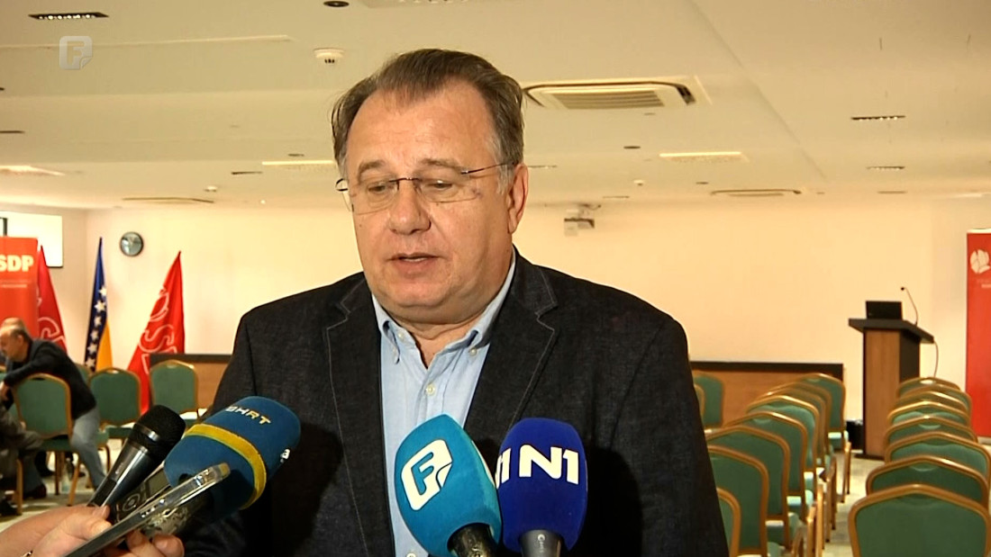 Nikšić: Postoji parlamentarna većina kojoj treba omogućiti formiranje vlade