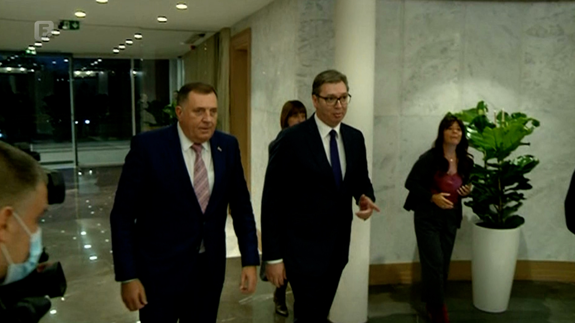 Ko je koga molio: Vučić Dodika ili Dodik Vučića?