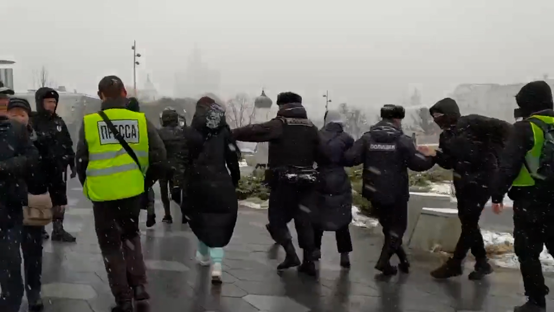 U Moskvi hapšenja tokom mirnog protesta zbog rata u Ukrajini