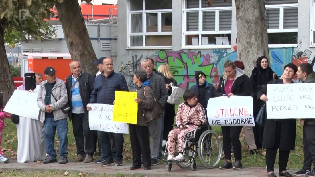 U Tuzli mirna šetnja upozorenja: Obrazovanje, a ne čuvanje