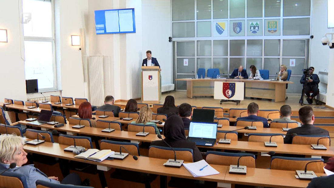 KS i dalje bez konkretnih mjera, politika o sigurnosti tek kroz nastavke zasjedanja