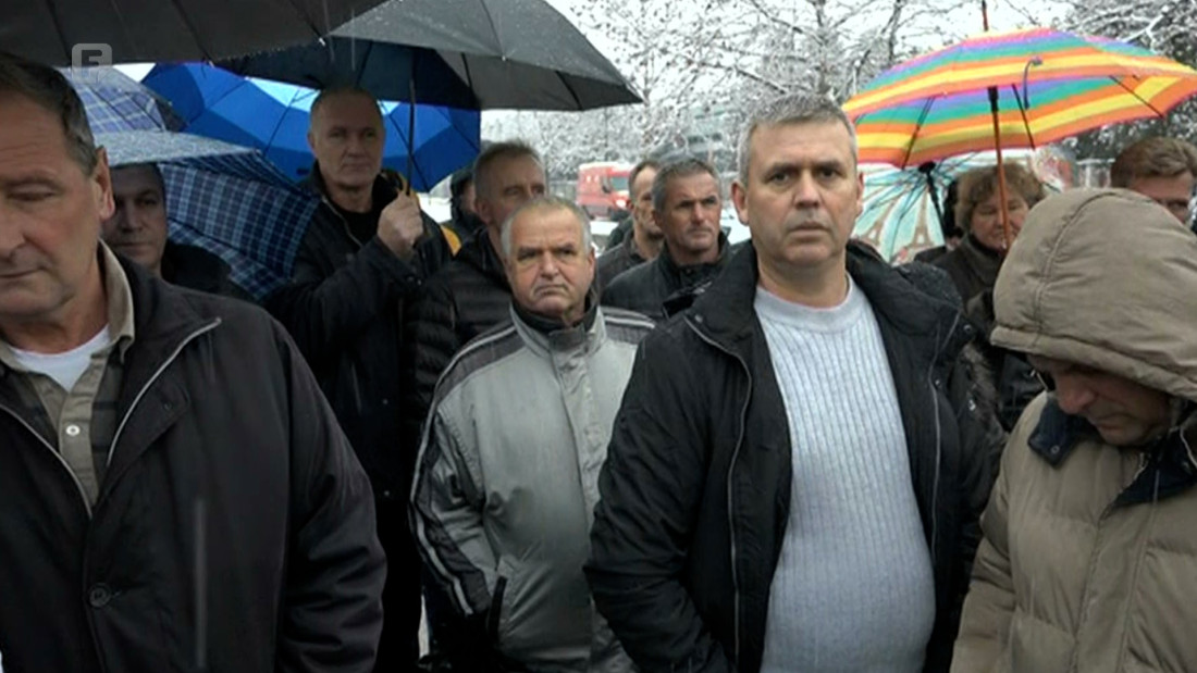 Pred kapijama nekadašnjeg giganta zavidovićke Krivaje bivši radnici