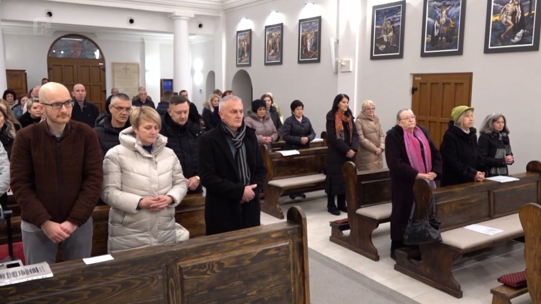 Ponoćna misa u Bijeljini okupila brojne vjernike
