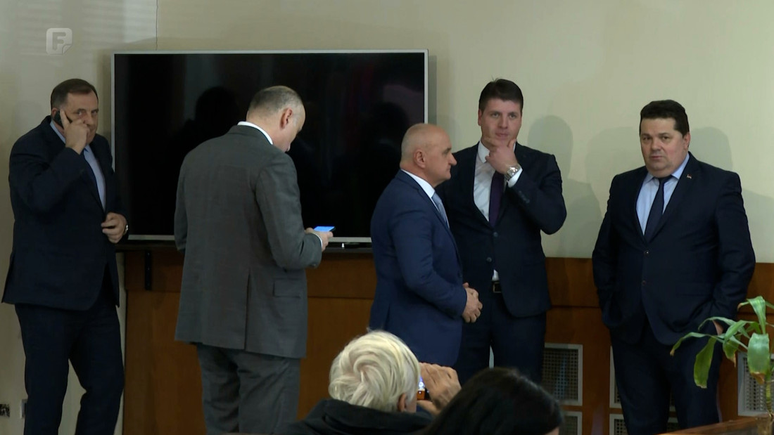 Vladajuća koalicija u RS-u ne odustaje od kriminalizacije klevete