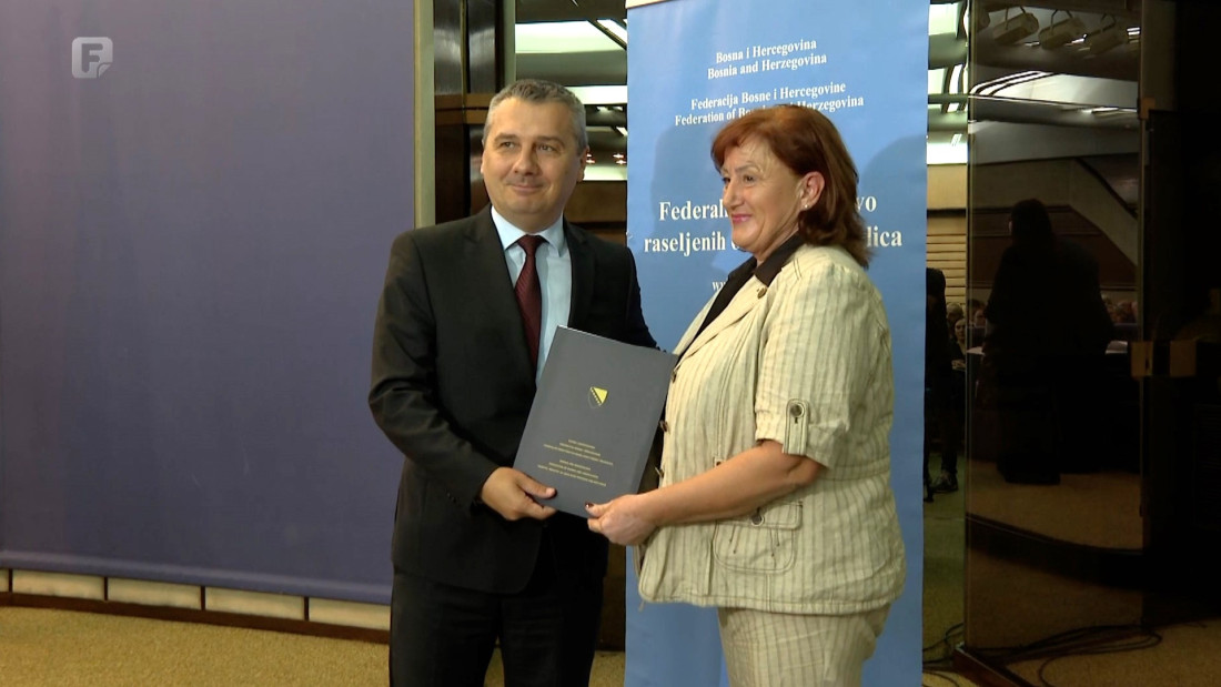 Potpisani ugovori za podršku povratnicima - 700 radnih mjesta i 1,3 miliona KM