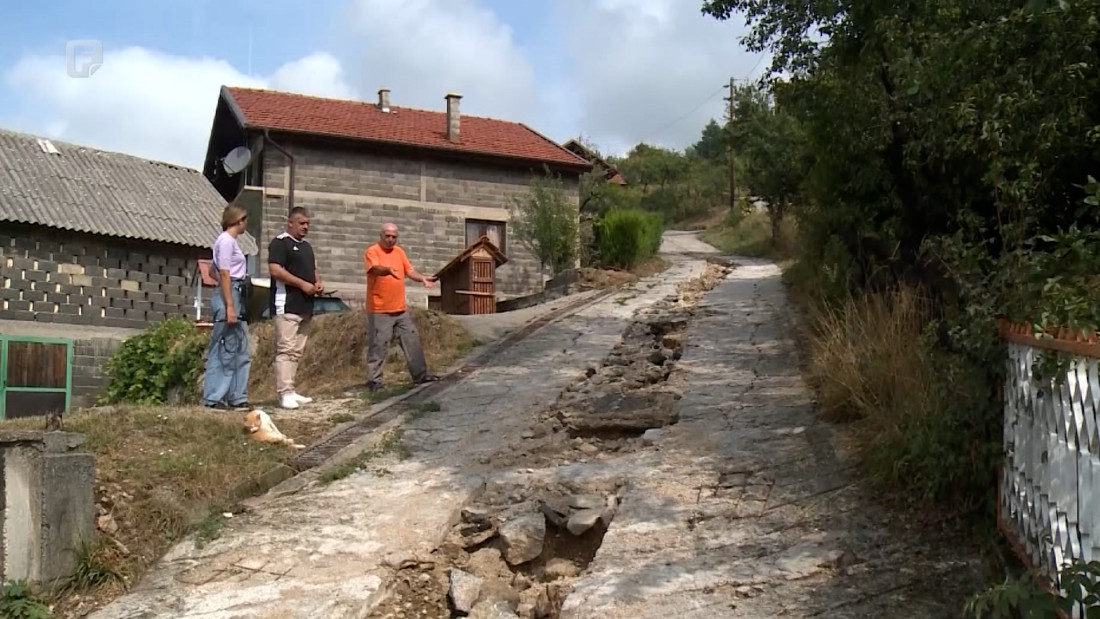 Nevrijeme u Stranjanima kod Zenice oštetilo put, čekaju reakciju nadležnih