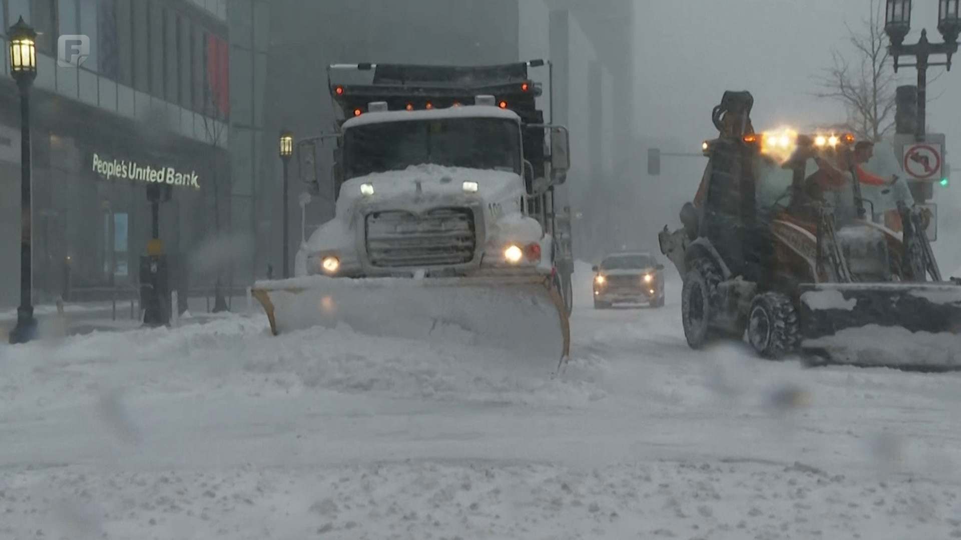 U SAD-u zbog snježne oluje više od 100.000 ljudi ostalo bez struje