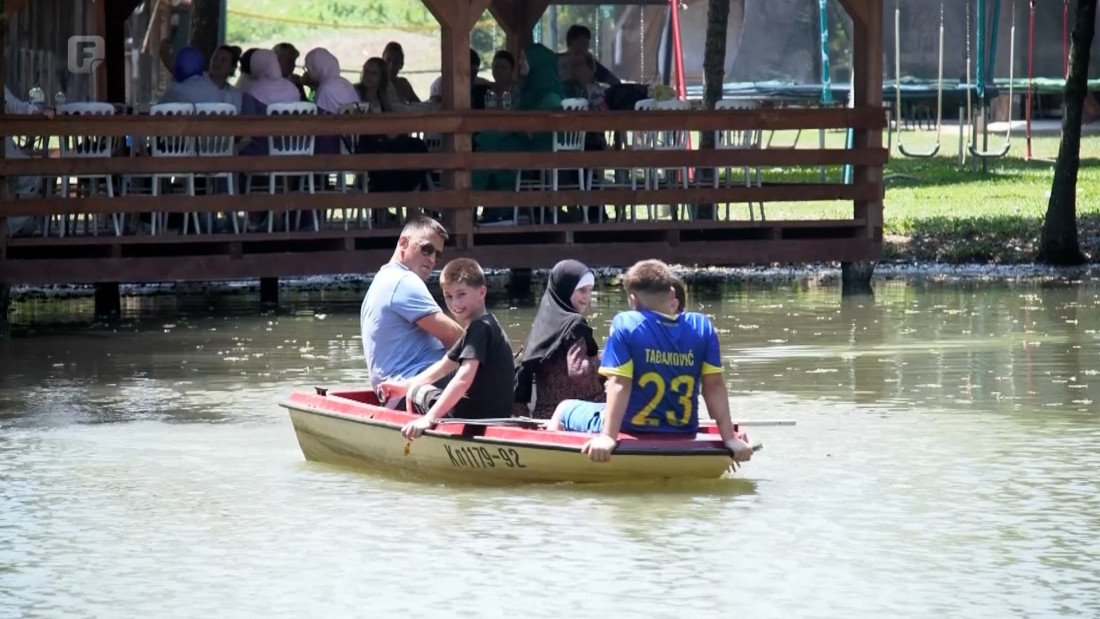 Krajina očekuje uspješnu turističku sezonu uprkos čekanjima na granicama