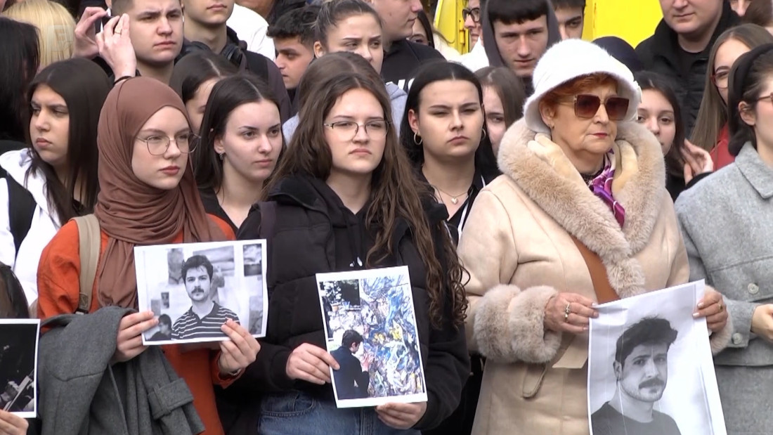 U Brčkom održano mirno okupljanje u čast tragično stradalog Erdoana Morankića