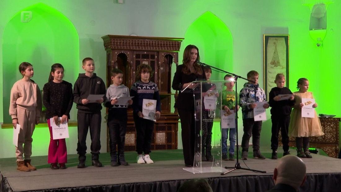 Dodijeljene stipendije 'Cvijet Srebrenice', uz poruku da je znanje trajna vrijednost