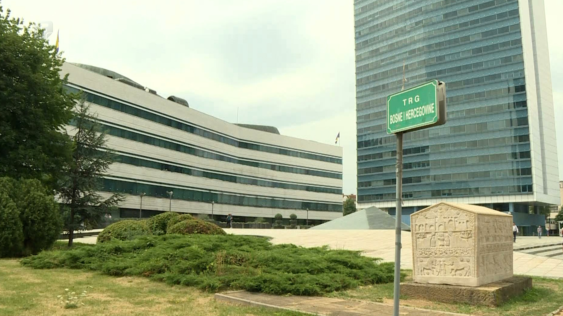 Državni službenici pred Parlamentom BiH, iz RS-a najavili nastavak bojkota