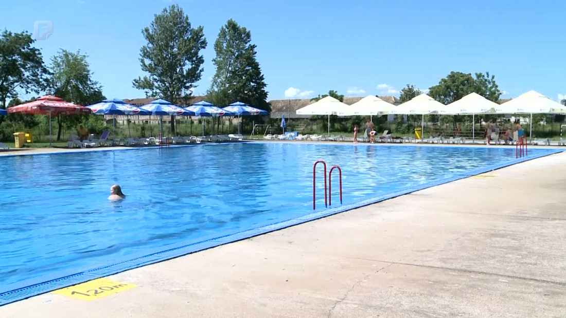 Banja Dvorovi godinama tone i traži slamku spasa