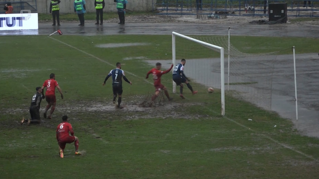 Željezničar slavio u Konjicu, utakmica prekinuta zbog lošeg stanja terena