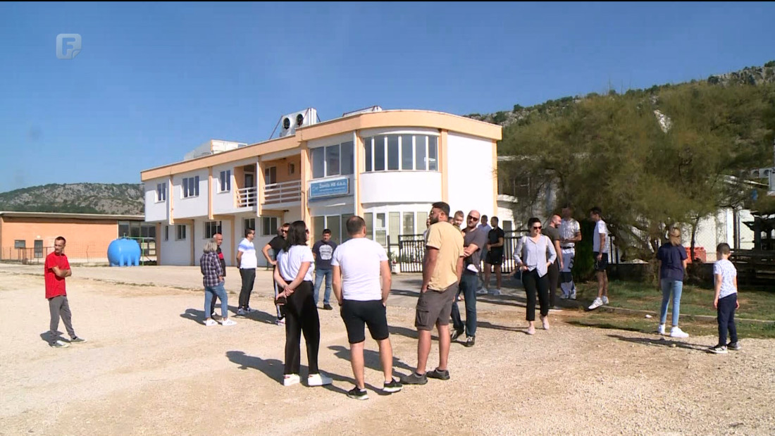 Protest mještana Poprati-Gorica zbog smrada i zagađenja iz fabrike ribe