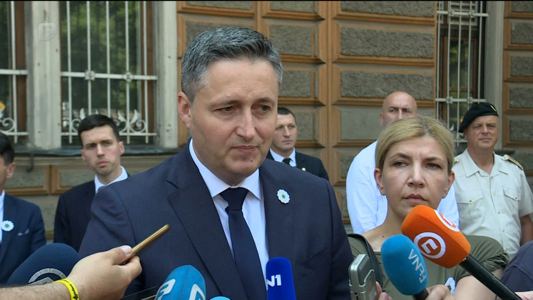 Bećirović: Nedopustivo je da još imamo pojave negiranja presuđenog genocida u Srebrenici