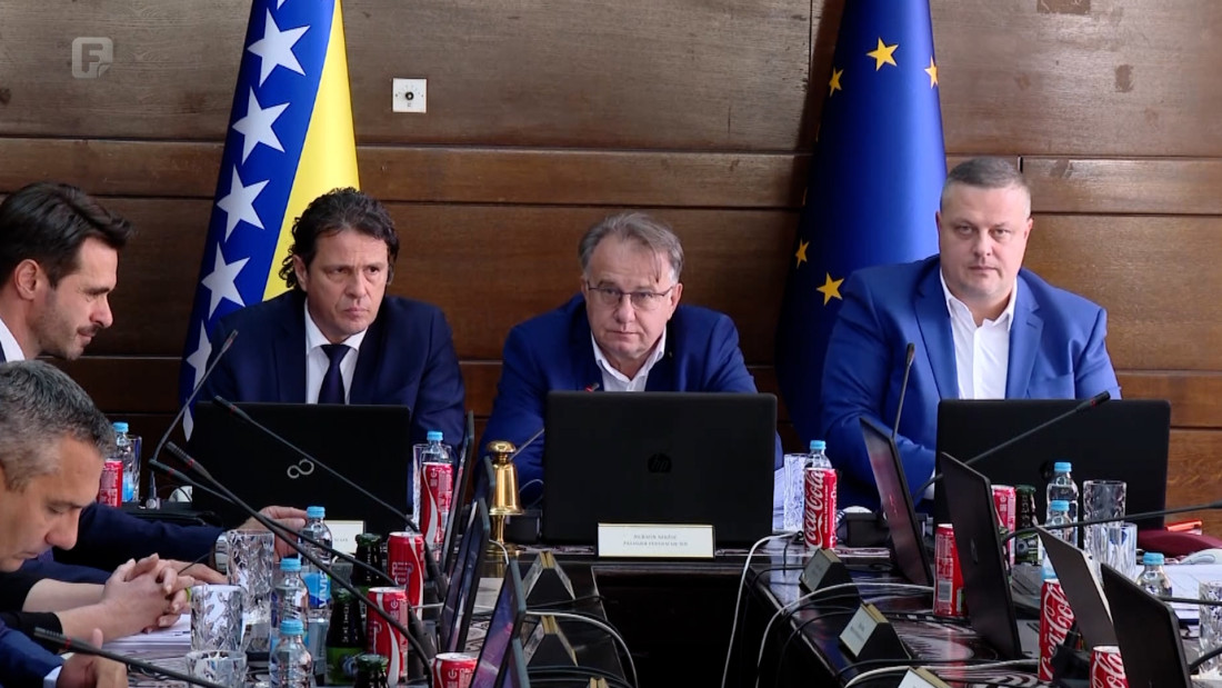 Nikšić potvrdio autentičnost prepiske - negira politički pritisak