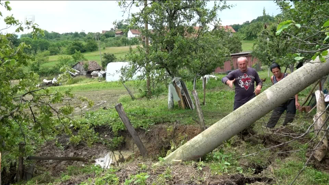Poplave, uništeni usjevi i klizišta ugrožavaju povratnike u Koraju