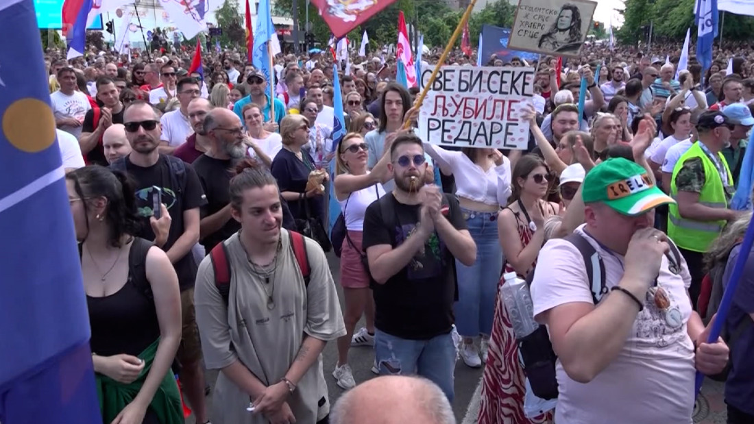 Prvomajski protest ispred Vlade Srbije u Beogradu: Aktuelni zakoni se moraju mijenjati