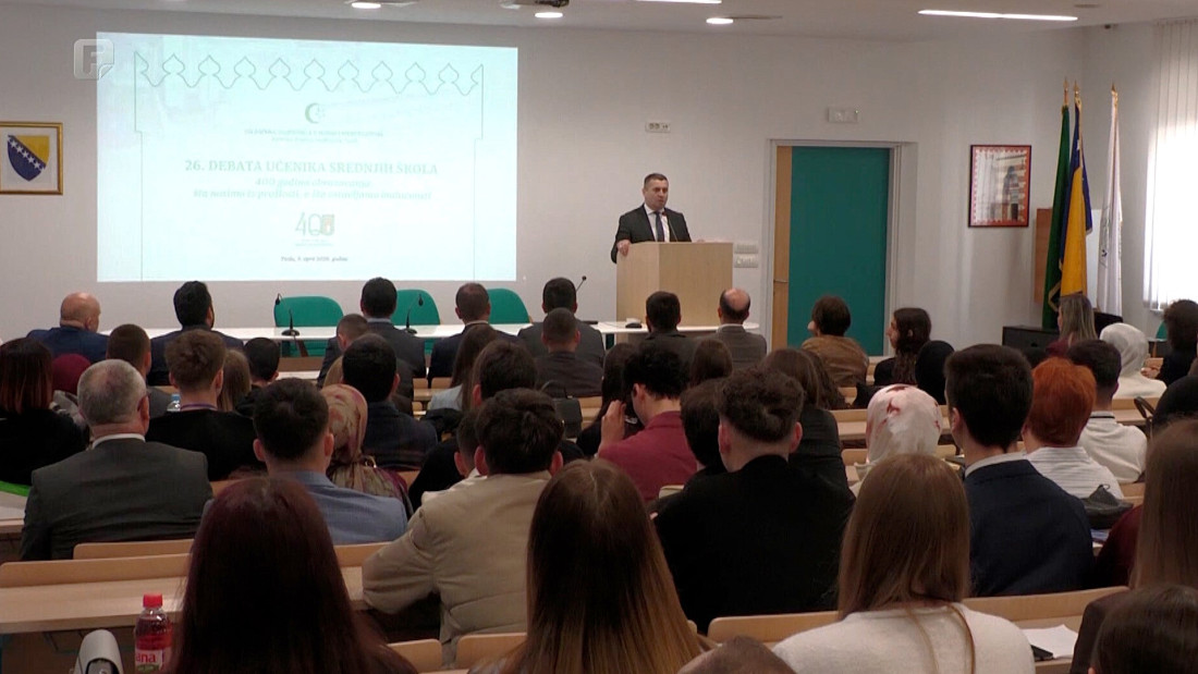 Mladi iz tri države u Tuzli debatirali o obrazovnim temama