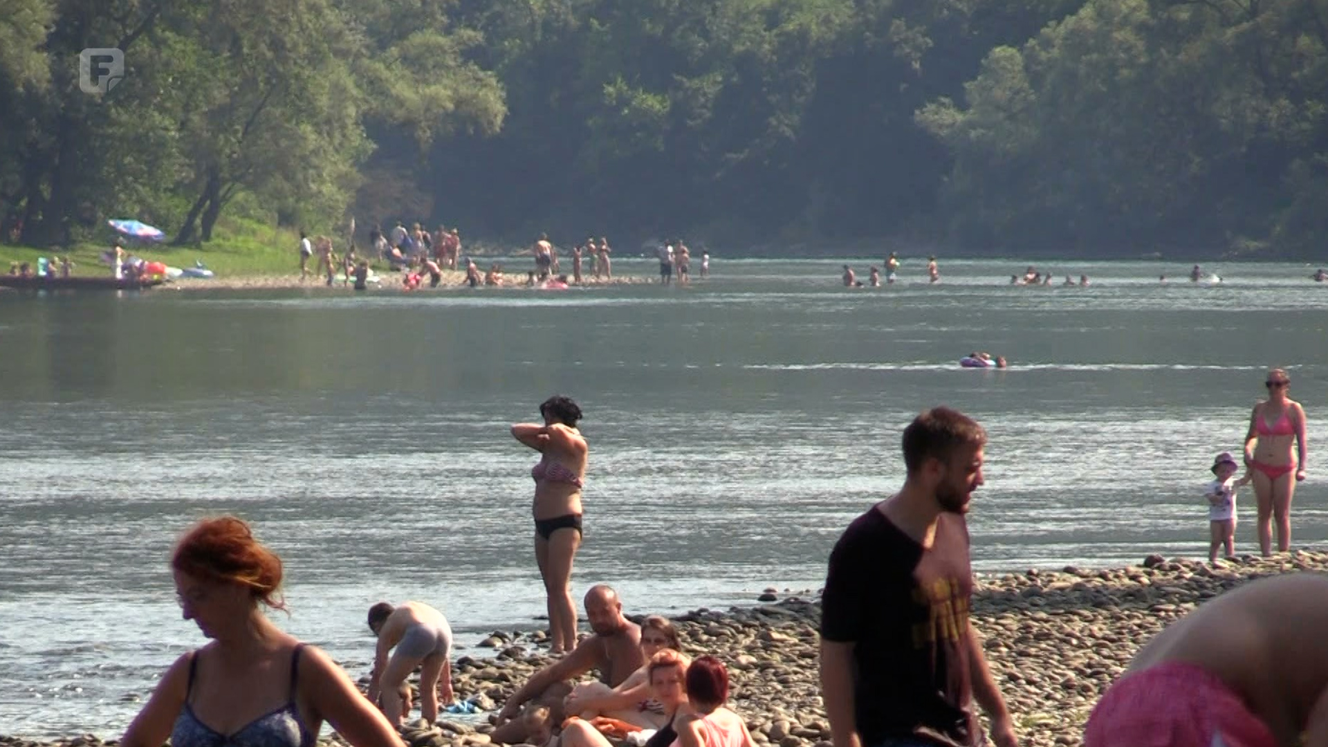 Rajska plaža privlači sve više posjetilaca, a u Bratuncu samo jedan motel