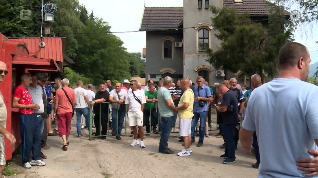 Zenički rudari obustavili rad zbog neisplaćene majske plate