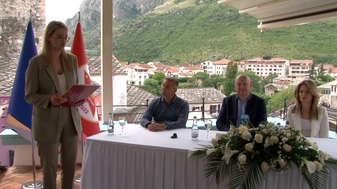 U petak u Mostaru tradicionalna Crvena noć, dolaze Veležove legende