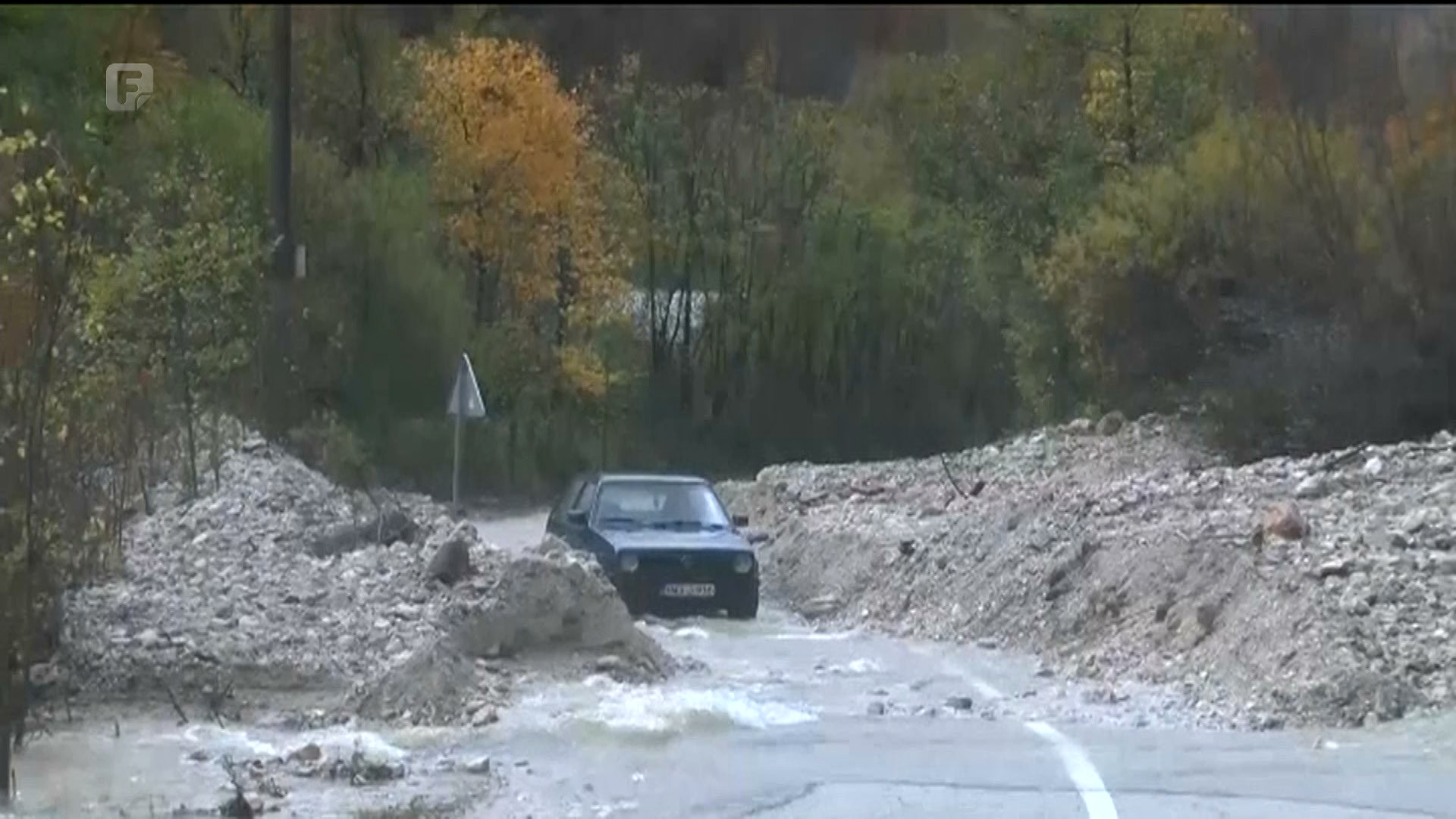 Nabujali potoci devastirali put iz Jablanice ka Doljanima