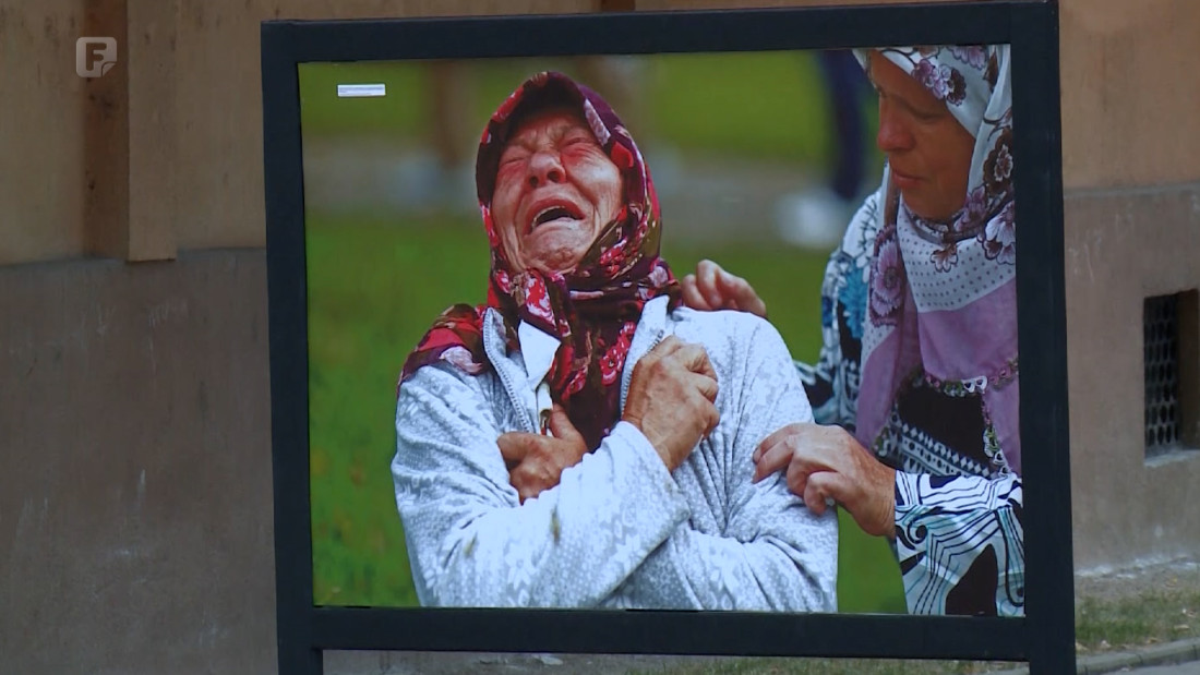 U Kaknju izložba Dade Ruvića 'Srebrenica – 30 godina'