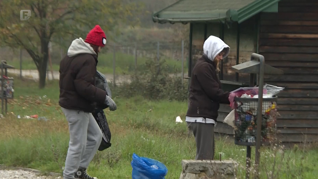Tuzlanski rafteri i mladi aktivisti čistili Rajsko jezero