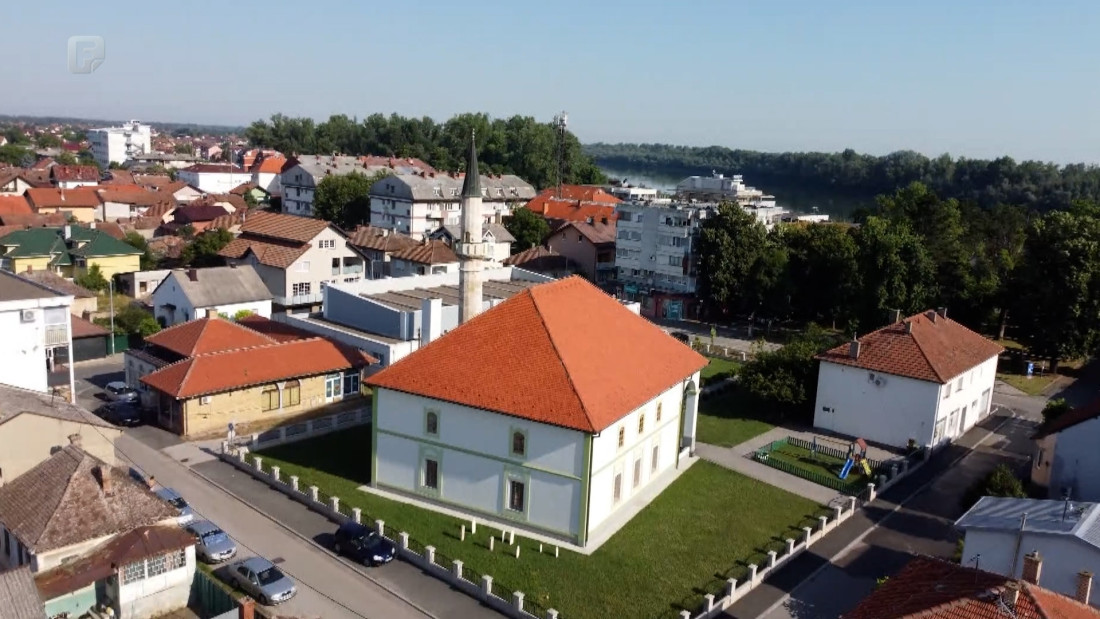 Obnovljena Azizija džamija u Orašju ponovo zasjala u punom sjaju
