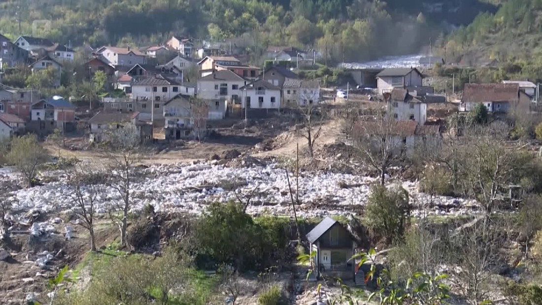 U Donjoj Jablanici se gomila otpad i širi smrad, mještani u strahu od zaraze