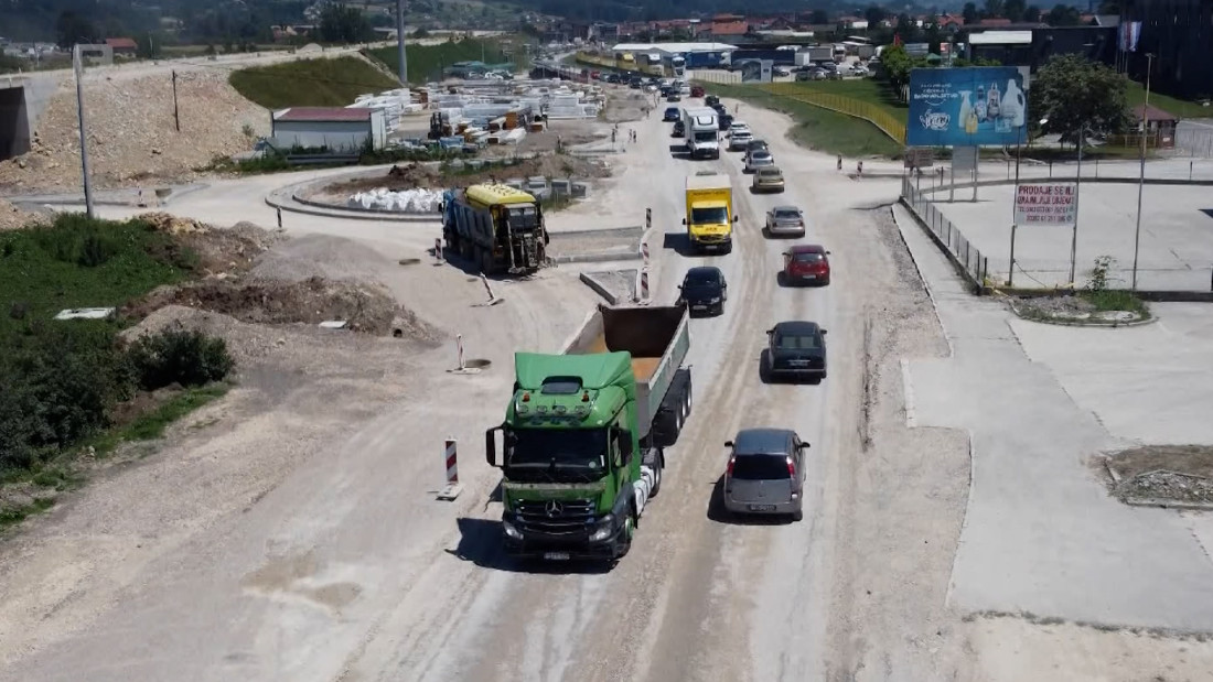 Izgradnja kružnog toka na putu Doboj - Banjaluka: Privrednici trpe štete, saobraćaj otežan