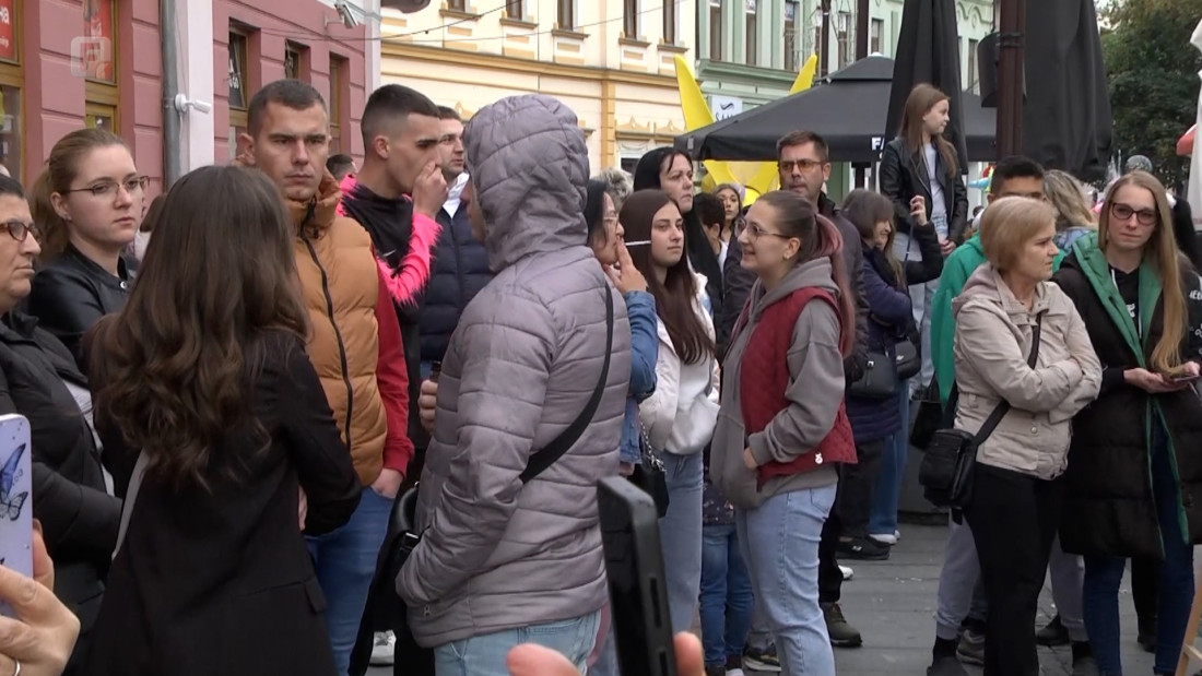 Upisom u knjigu utisaka i komemorativnim skupom Brčaci se opraštaju od Bešlića