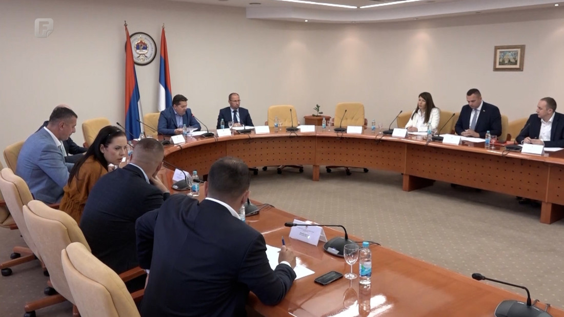 Vlada RS-a planira novo zaduženje od 800 miliona KM, opozicija protiv