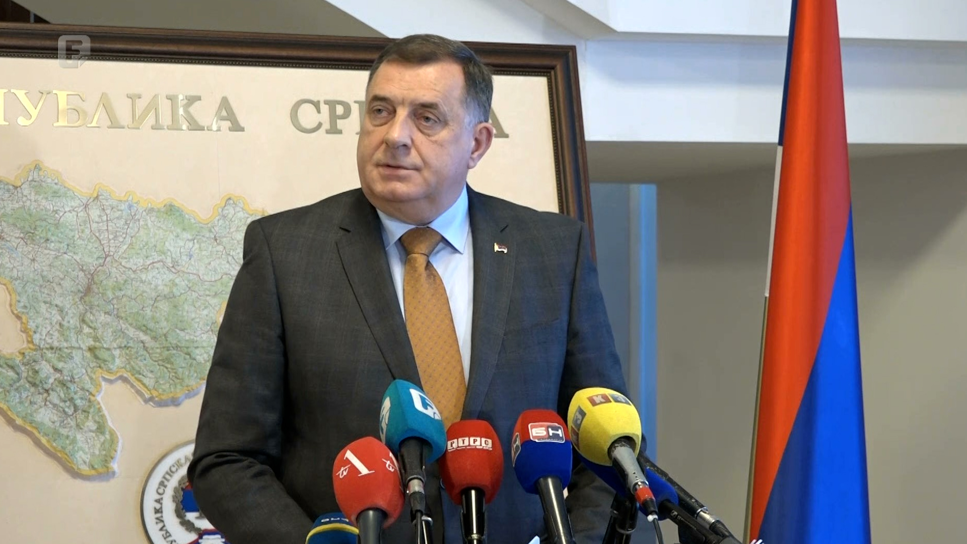 Dodik: Iz Bosne i Hercegovine moraju otići stranci