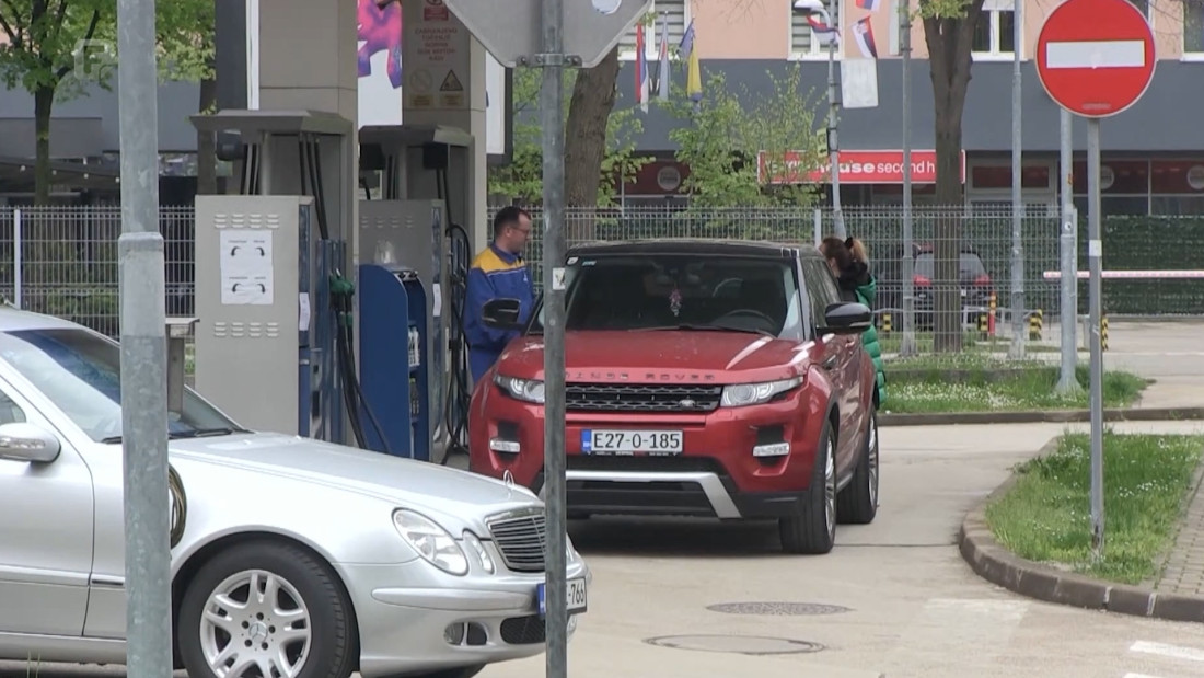 Gorivo u RS-u jeftinije 10 feninga, građani potez Vlade smatraju nedovoljnim