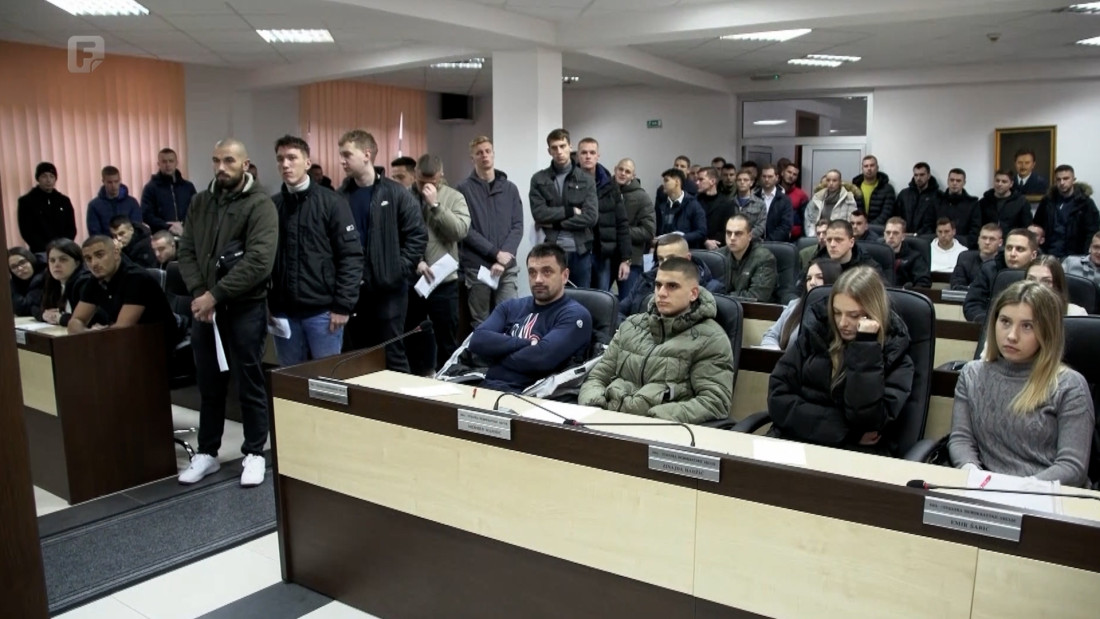 Potpisani ugovori za 129 novih policijskih kadeta MUP-a USK-a