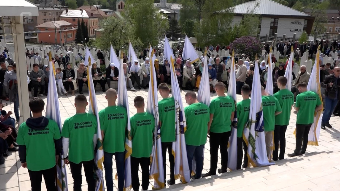 Brojne delegacije u Travniku na Centralnom šehidskom mezarju obilježile Dan šehida