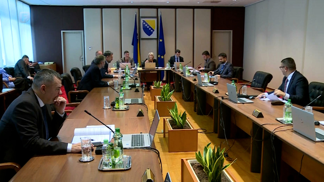 Helez pred Tužiteljstvom, njegova smjena u protokolu - na potezu Krišto