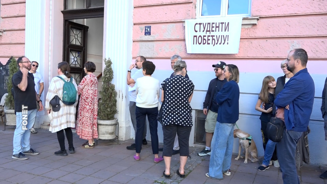Redovi širom Srbije za studentsku listu, građani satima čekaju